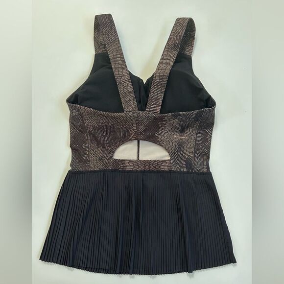 Lululemon Pleated Tank Top - Picture 4 of 6